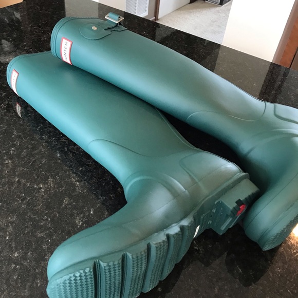 New Hunter Women's Original Tall Rain Boots: Green - Picture 14 of 16